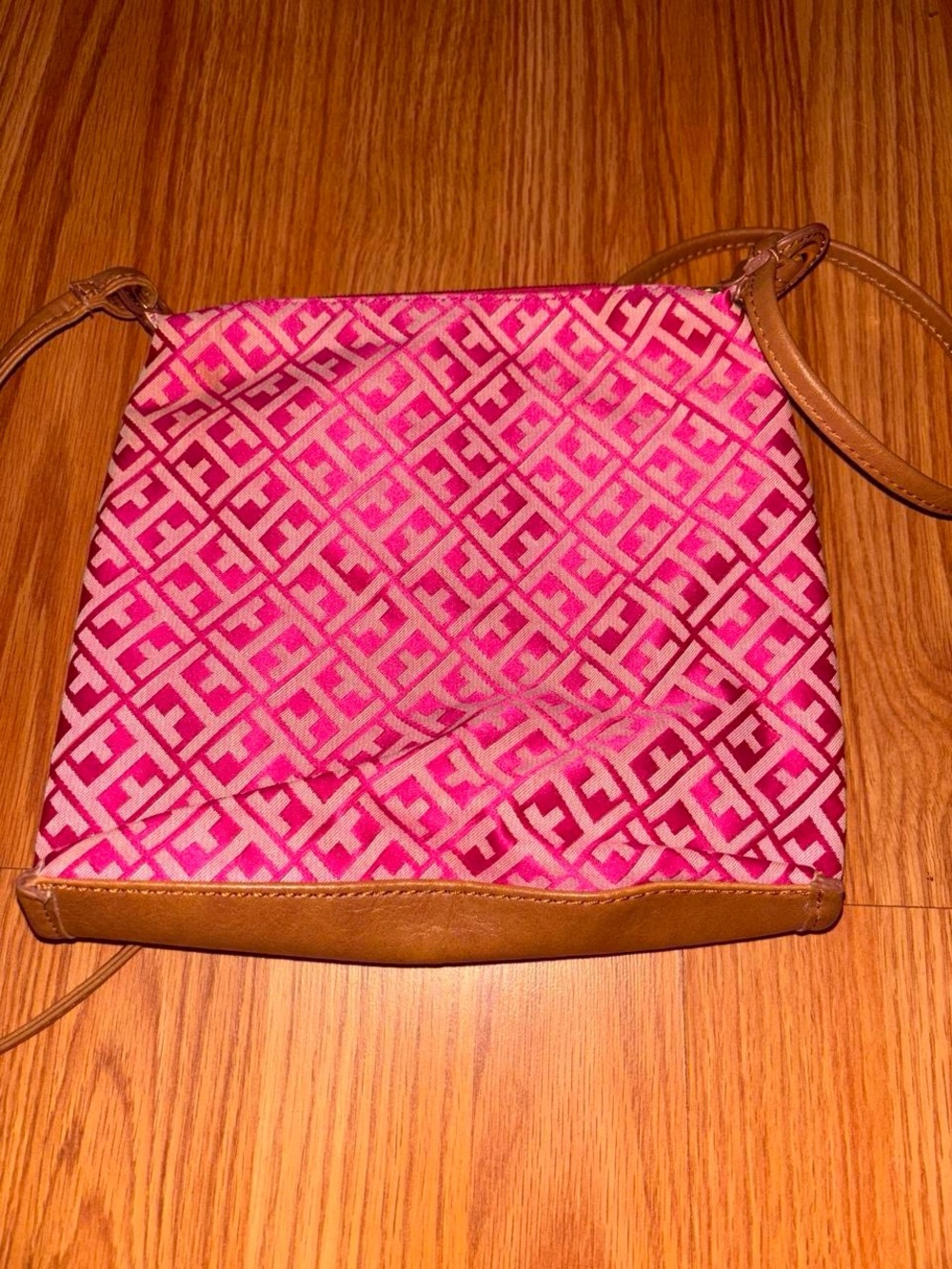 Tommy Hilfiger Crossbody Purse - Picture 7 of 7